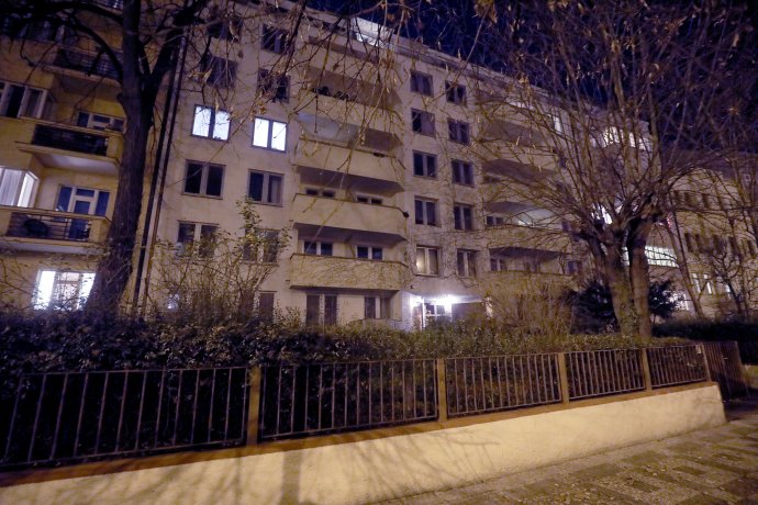 Jeden z bytových domů v Praze-Bubenči, který ruská ambasáda neoprávněně pronajímala. Foto: Petra Procházková, Deník N