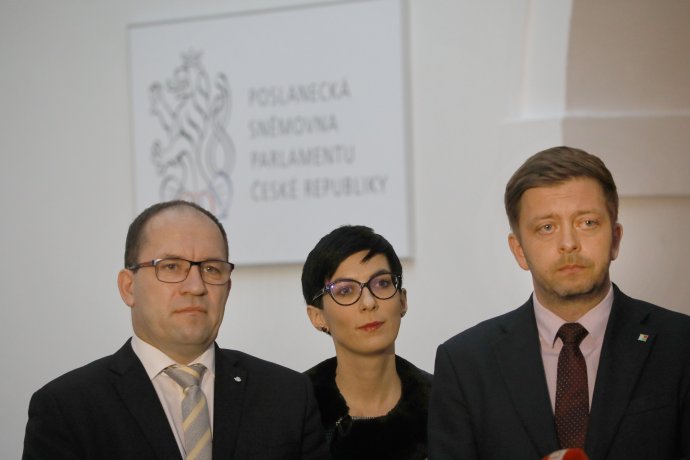 Předsedové opozičních stran – Marek Výborný (KDU-ČSL), Markéta Pekarová Adamová (TOP 09) a Vít Rakušan (STAN). Foto: Ludvík Hradilek, Deník N