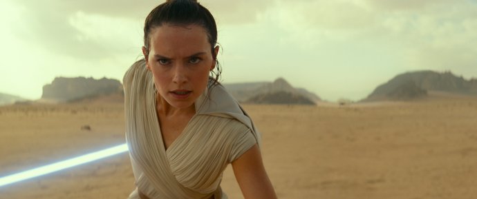 Daisy Ridleyová jako Rey. Foto: Falcon