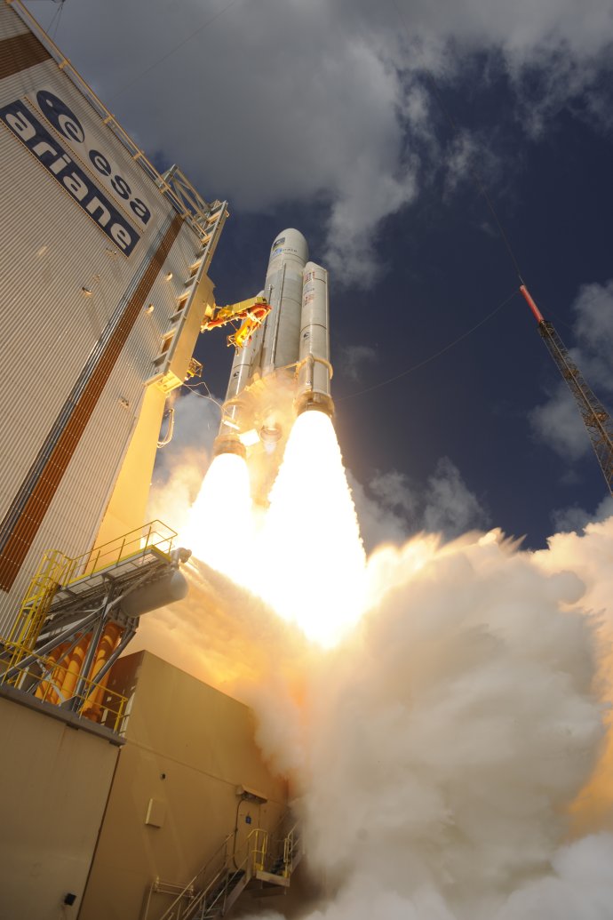 Francouzská Guyana, 4. června 1996. Ariane 5 startuje. Za chvíli vybuchne. Foto: ESA