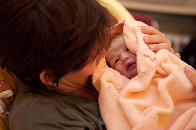 Takzvané porodnické násilí nejsou jen nedobrovolné sterilizace. Ilustrační foto: ČTK