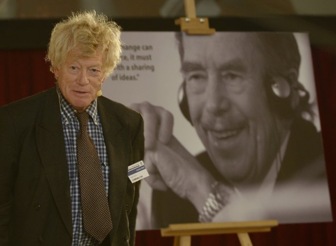 Filosof a politolog Roger Scruton pravidelně vystupoval na pražské konferenci Forum 2000, u jejíhož zrodu stál Václav Havel. Foto: ČTK