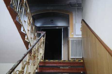 Chodba v domě Kavkaz, kde došlo k tragickému požáru. Foto: Ludvík Hradilek, Deník N