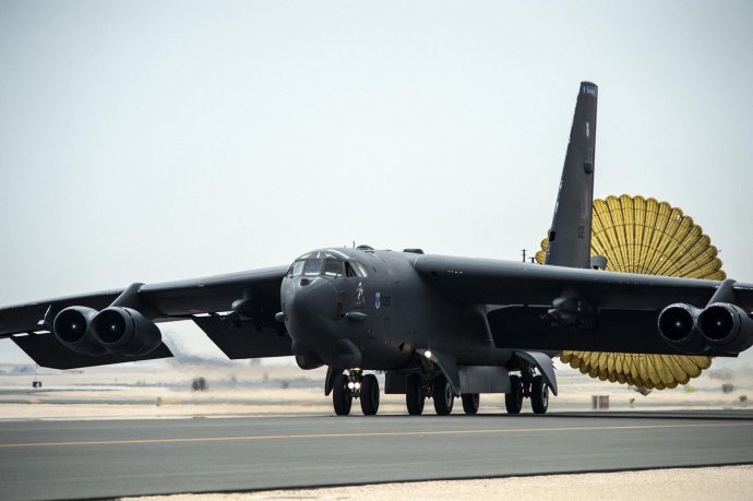 Bombardéry B-52 použili Američané nedávno například při bojových akcích v Sýrii. Foto: US Air Force a Wikimedia Commons