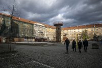 Areál bývalých kasáren v pražském Karlíně. Foto: Gabriel Kuchta, Deník N