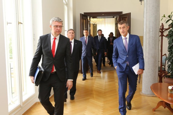 Vicepremiér Karel Havlíček a předseda vlády Andrej Babiš. Foto: Facebook