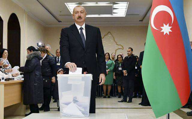 Ázerbájdžánský vládce Ilham Alijev sice povoluje pořádání voleb, ale o jejich výsledku je dopředu rozhodnuto. Foto: ČTK