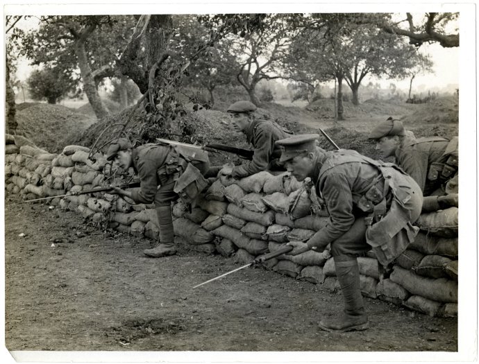 Vojáci na frontě během první světové války. Foto: The British Library