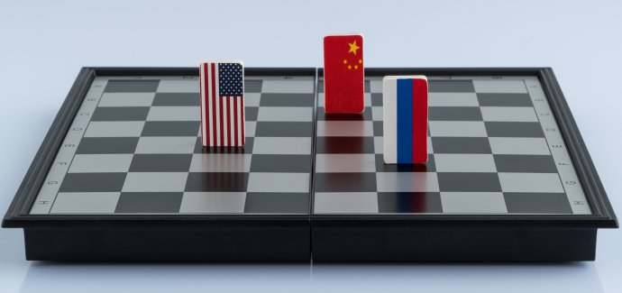 Nakolik současná krize způsobená pandemií posílí či oslabí postavení nejsilnějších figur na šachovnici? Foto: Adobe Stock