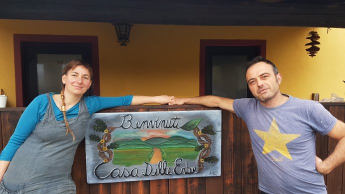 Kateřina Bartošová a Luca Paolo de Martin provozují na severu Itálie agrofarmu. V rozhovoru pro Deník N popisují, jaký dopad má karanténa na jejich každodenní život. Foto: archiv rodiny