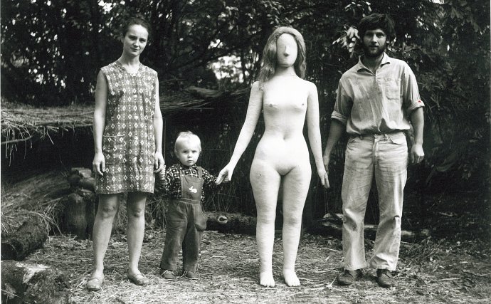 Rodinná performance Kurta Gebauera z roku 1973. Foto: Národní galerie