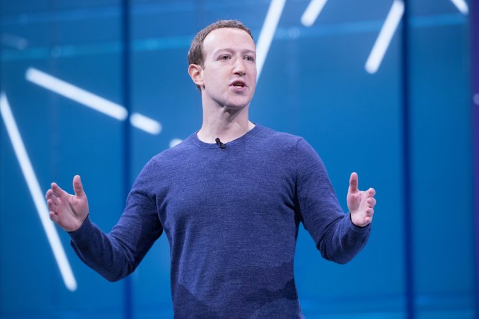 Výraz „sociální síť“ zakrývá přísnou hierarchii, kterou tvoří úzké vedení v čele se Zuckerbergem, jež má k dispozici kolosální množství citlivých dat. Foto: Anthony Quintano