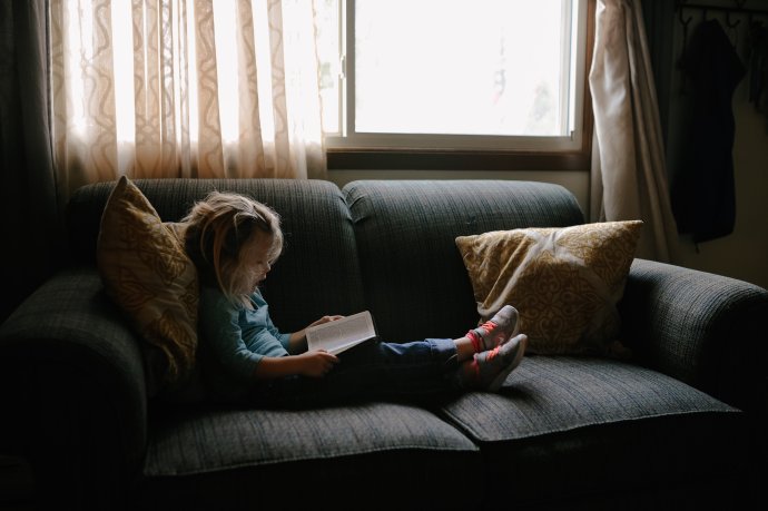 Děti na knížky podle průzkumů nezanevřely. Foto: Josh Applegate, Unsplash