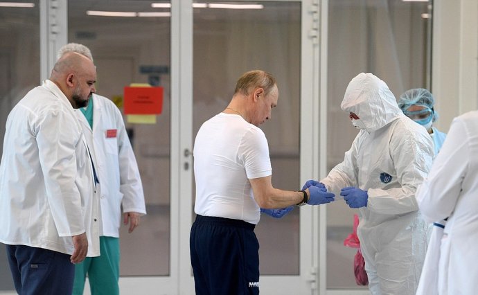 Inspekce prezidenta Putina v moderní moskevské nemocnici žádné nedostatky neodhalila. Zdroj: kremlin.ru