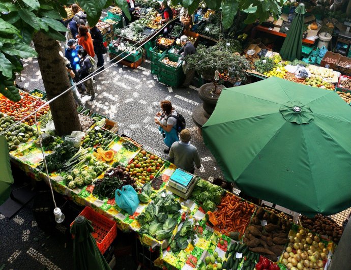 Na trzích v Limě zpravidla najdete vše, na co máte chuť. Foto: Unsplash