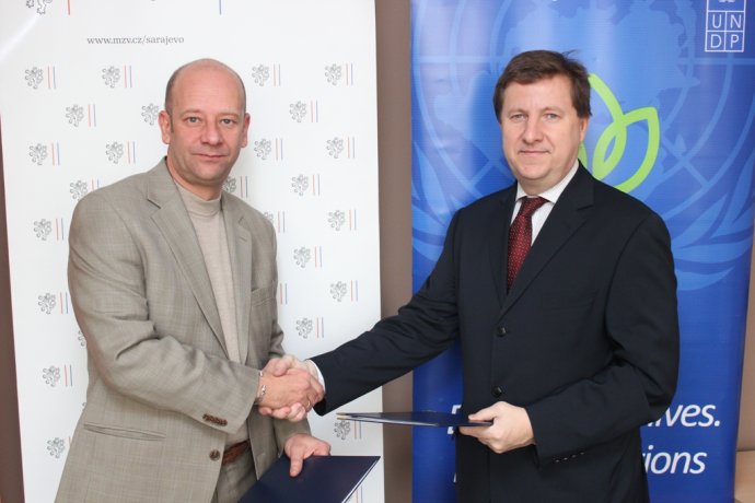 Tomáš Szunyog (vpravo) ve funkci velvyslance v Bosně a Hercegovině. Foto: mzv.cz
