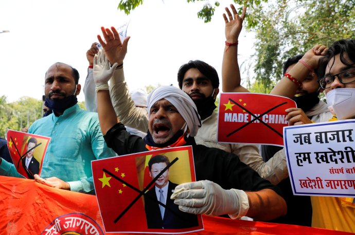 Dnešní protičínské protesty v Novém Dillí. Nacionalisté v obou zemích jsou na koni. Foto: Anušrí Fadnavis, Reuters
