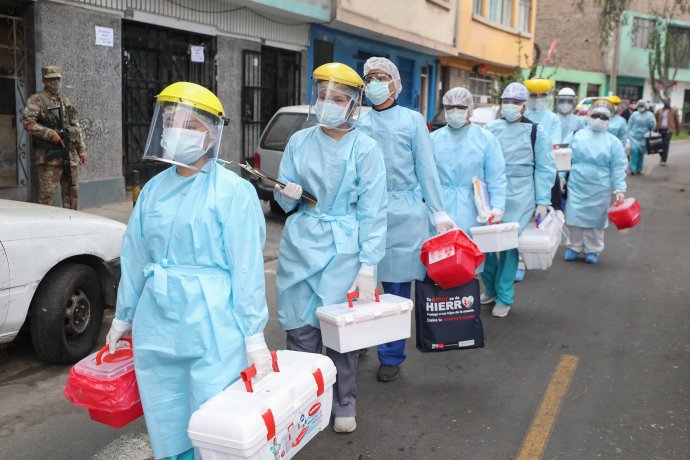 Armáda zdravotníků peruánských ozbrojených sil připravená provádět testy na koronavirus. Foto: peruánské ministerstvo obrany