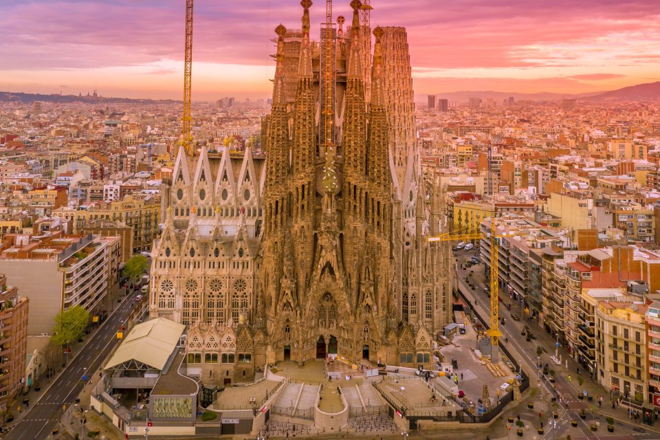 Sagrada Família ve španělské Barceloně. Foto: Ken Cheung, Unsplash