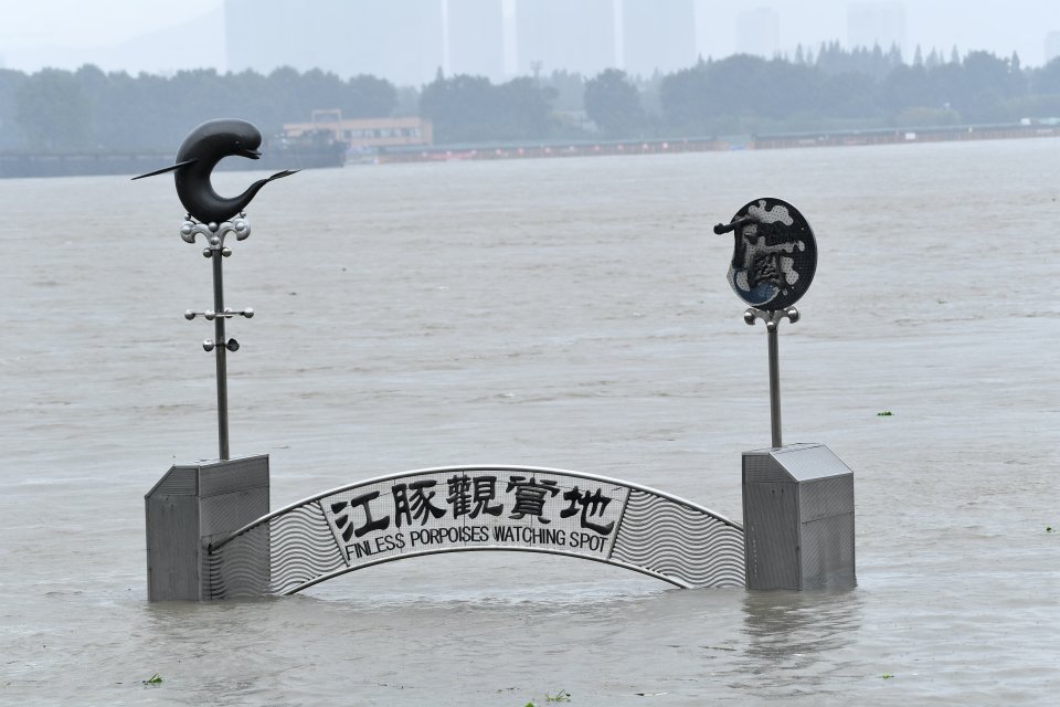 Povodně v Číně: ve východočínské metropoli Nanking vystoupala hladina Dlouhé řeky na rekordních 10,31 metrů (snímek z 19. července 2020). Foto: Reuters