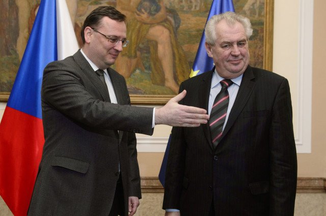 Premiér Petr Nečas s prezidentem Milošem Zemanem na snímku z března 2013. Foto: ČTK