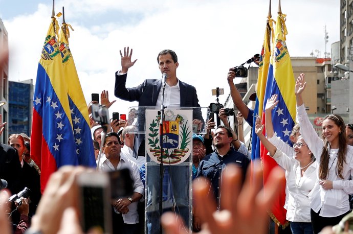 Juan Guaidó, předseda venezuelského Národního shromáždění, který se s podporou USA, EU a většiny latinskoamerických zemí 23. ledna prohlásil přechodným prezidentem Venezuely. Foto: Carlos Rawlins, Reuters