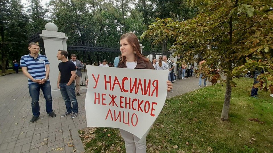 Protest v Minsku na podporu Světlany Alexijevičové. Zdroj: Deník N