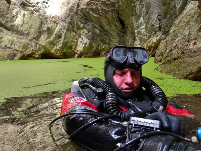 David Čani se potápí v Hranické propasti. Foto: Facebook Hranická propast – ZO ČSS 7–02 Hranický kras
