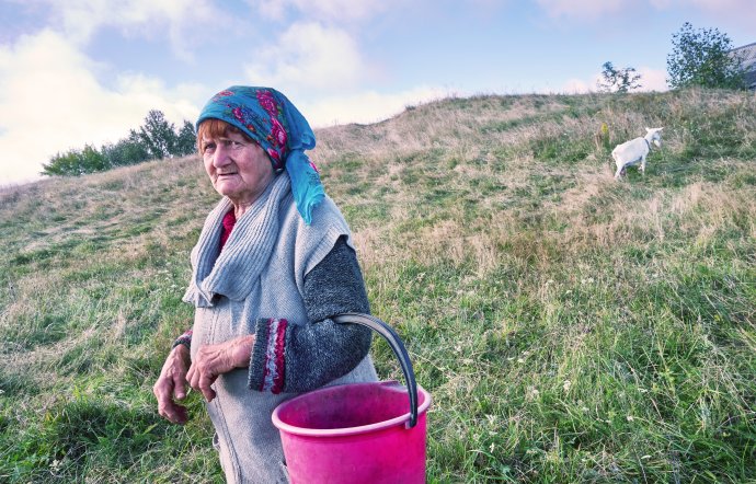 Žeňa žije v obci Krasnoje (Červené), volí Alexandra Lukašenka a nechce už zažít válku. Foto: Iva Zímová
