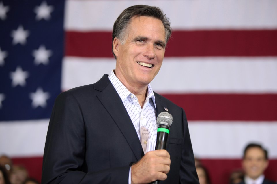 Mitt Romney patří k velkým kritikům Donalda Trumpa a během impeachmentu byl jediným, kdo hlasoval pro odsouzení prezidenta. V otázce obsazení Nejvyššího soudu se ale zase postavil na stranu republikánů. Foto: Gage Skidmore, Wikimedia Commons