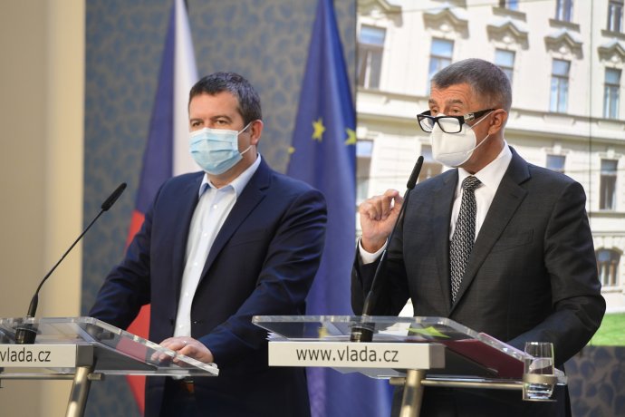 Aby si vláda získala důvěru veřejnosti, musí její představitelé mluvit jedním hlasem. Na snímku ministr vnitra Jan Hamáček (ČSSD) a premiér Andrej Babiš (ANO). Foto: ČTK