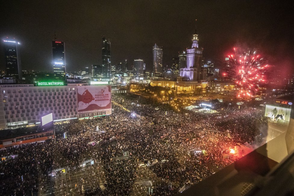 Zhruba 100 000 lidí protestovalo 30. října 2020 ve Varšavě. Foto: Gabriel Kuchta, Deník N
