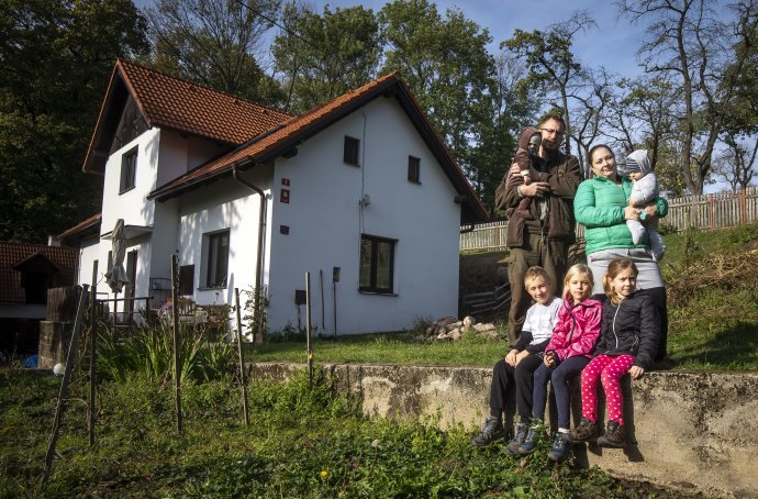 Rodina Dvořákových z Chvojena na Benešovsku. Foto: Gabriel Kuchta, Deník N