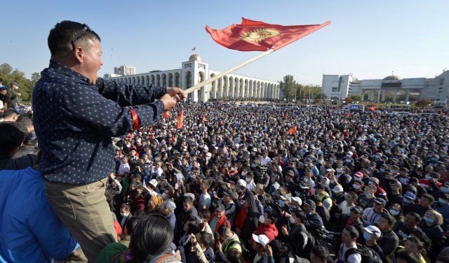 Hvězdná dráha nového prezidenta Kyrgyzstánu začala podzimní revolucí. Foto: ČTK/AP