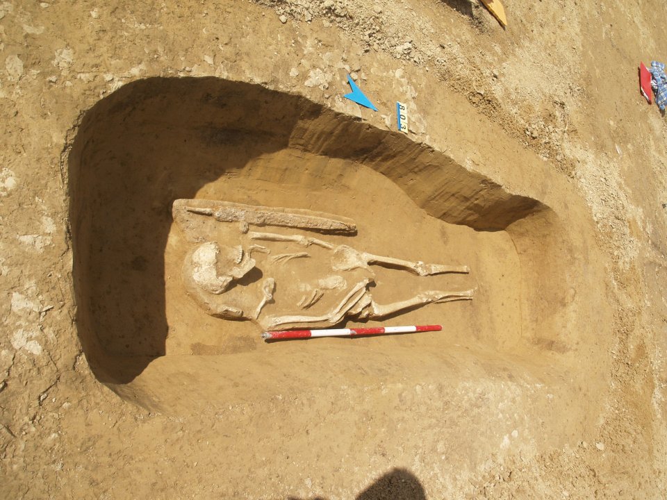 Jeden z hrobů odhalený archeology v Brně-Horních Heršpicích. Foto: UAPP
