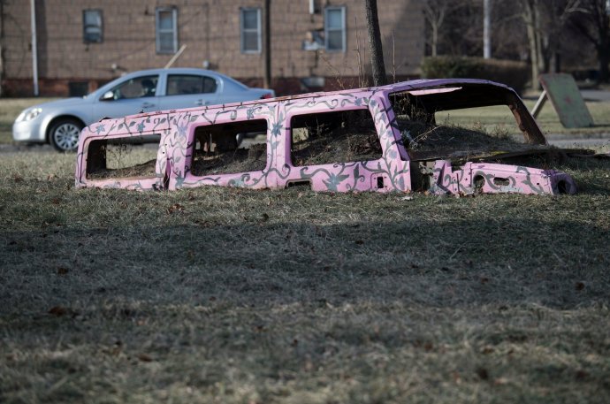 V roce 2019 jste mohli nalézt v kdysi průmyslovém Detroitu i následující umělecké reakce na automobilovou minulost města. Foto: Boris Roessler, ČTK/DPA.