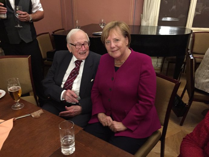 Rudolf Zahradník s Angelou Merkelovou. Foto: Zdeněk Havlas