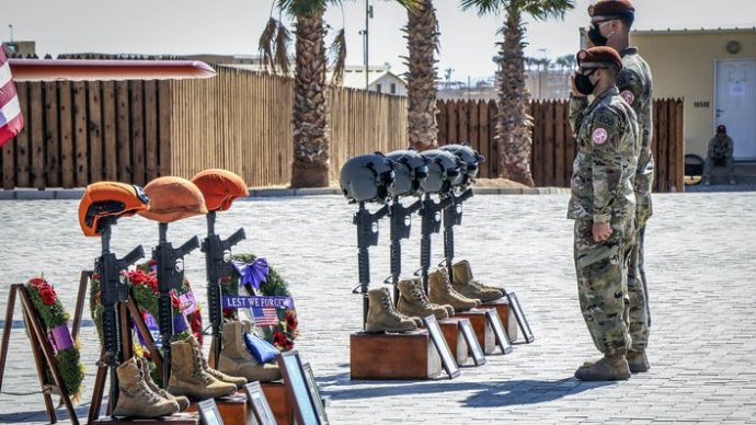 Smuteční ceremonie za zemřelé vojáky na Sinaji. Foto: Multinational Force & Observers