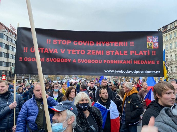 Demonstrace proti opatřením proti covidu-19 na Václavském náměstí. Foto: Jakub Zelenka, Deník N