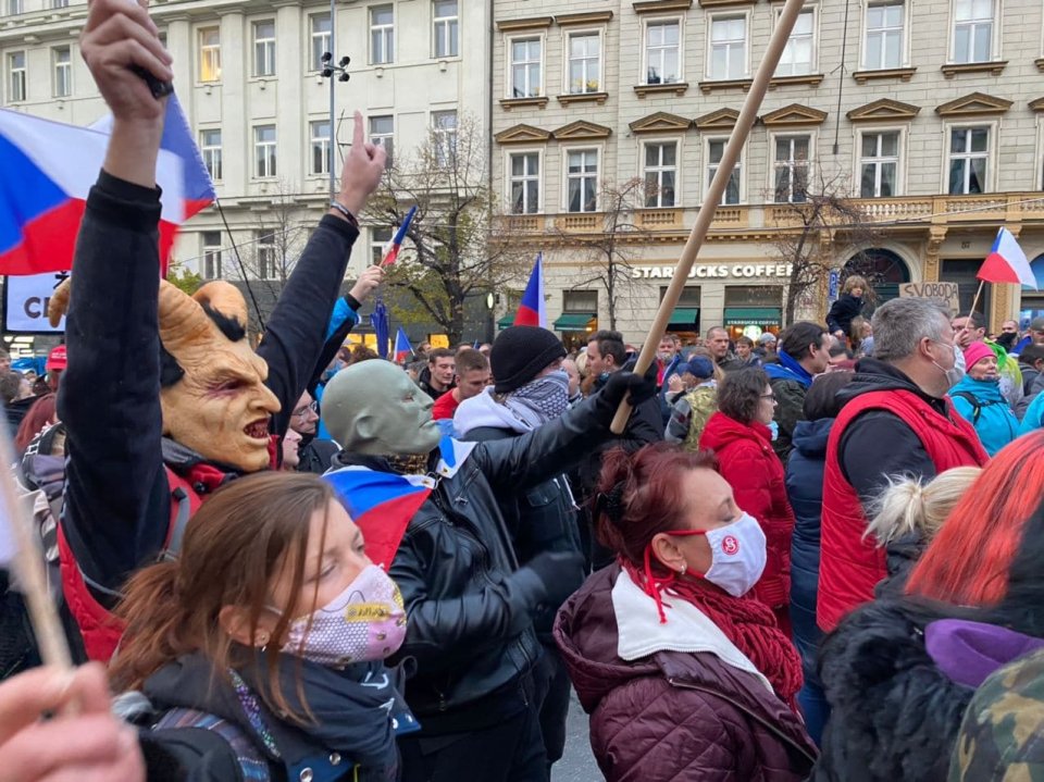Demonstrace na Václavském náměstí během 17. listopadu. Foto: Jakub Zelenka, Deník N