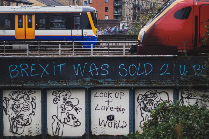 Brexitové graffiti v londýnském Camdenu. Foto: John Crozier, Usplash