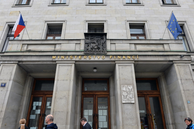 Ministerstvo financí chce ve škrtech pokračovat. Foto: ČTK