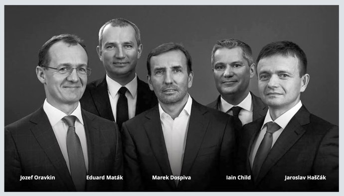 Pět současných partnerů slovenské společnosti Penta. Jaroslava Haščáka (vpravo) střídá v pozici lídra Iain Child (druhý zprava). Foto: pentainvestments.com