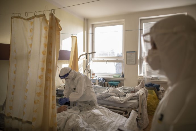 Nemocnice v Karviné se potýká s náporem kvůli vysokému počtu pacientů s covidem. Foto: Gabriel Kuchta, Deník N