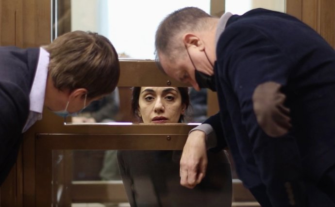 Jedna z nejlépe placených a nejvýše postavených manažerek v Rusku Karina Curkanová byla minulý měsíc odsouzena k 15 letům v trestanecké kolonii. Teď ji může zachránit jen prezident Putin. Foto: Moskevský městský soud
