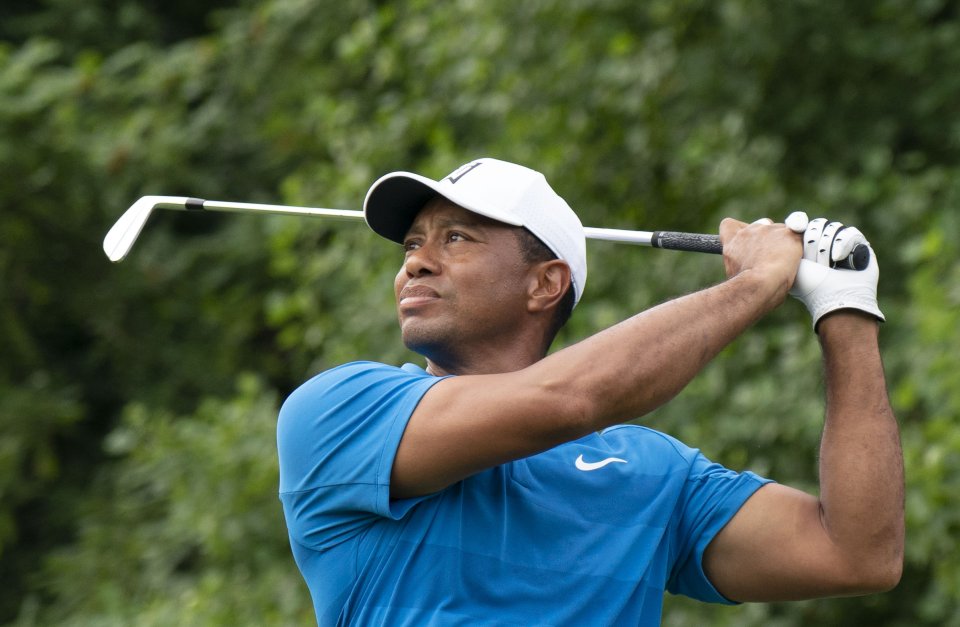 Tiger Woods utrpěl při včerejší havárii komplikovaná zranění spodní části nohou. Foto: KA Sports Photos