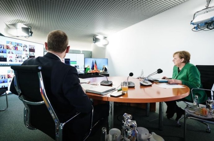 Jednání spolkové kancléřky Merkelové a premiérů 16 německých zemí. Foto: kancléřčin úřad, instagram.com/bundeskanzlerin