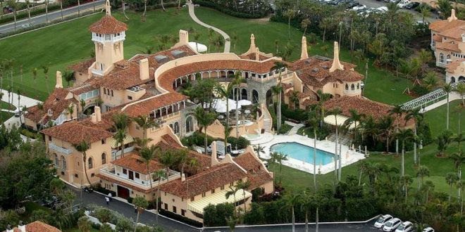 Floridské sídlo Donalda Trumpa Mar-a-Lago nemá podle zprávy FBI žádné prostory, které by vyhovovaly přísným podmínkám pro uchovávání tajných dokumentů. Foto: Reuters