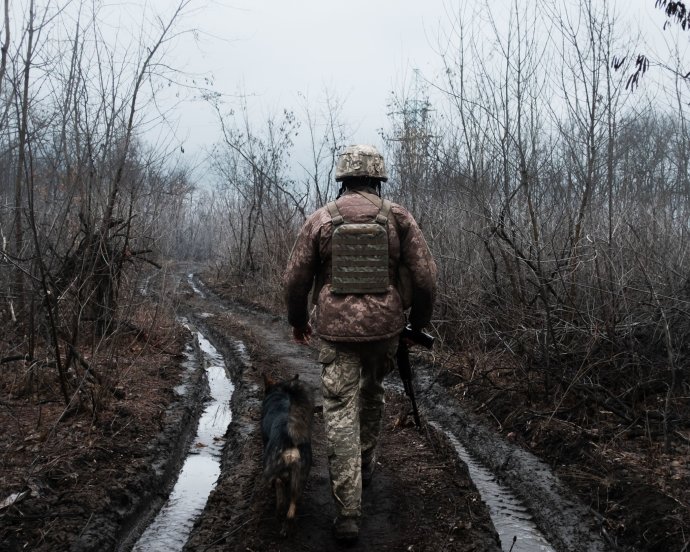 „Zůstali jsme samotní," říká Jurij K. Odjíždí z Česka na Ukrajinu, počítá s připojením se k armádě. Ilustrační foto: Jakub Laichter