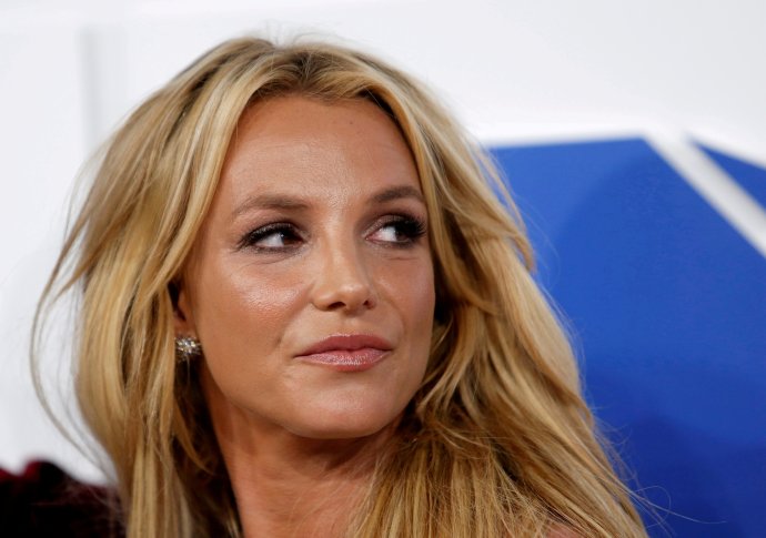 Britney Spears byla zbavena svéprávnosti před třinácti lety. Od té doby musela platit právníkům za to, že ji v poručnictví udrží, ačkoliv ho sama nechce. Foto: Eduardo Munoz, Reuters